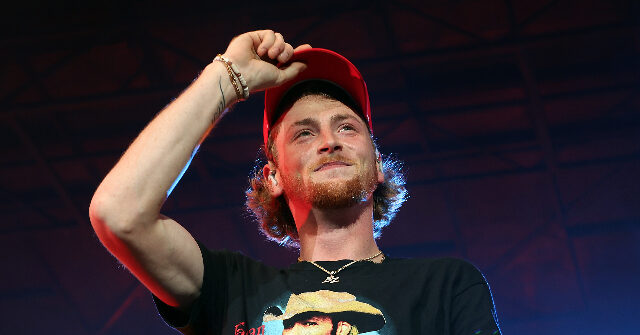 Watch: Country Music Star Bailey Zimmerman Praises God During Concert: 'Anything Is Possible for Him Who Believes'