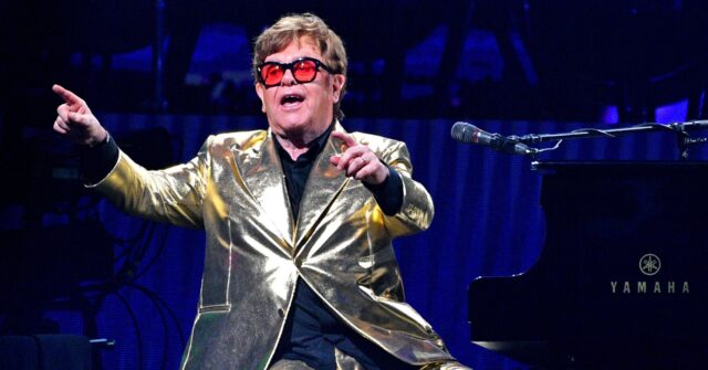 Elton John Says Goodbye: Hails Fans At Emotional Farewell Concert