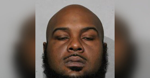 Chicago Police: Man Claims 5 Pounds of Pot in Car Was for 'Personal Use'