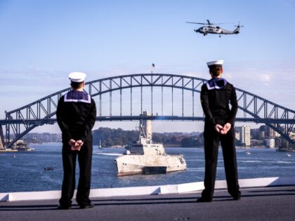 Australia welcomed the USS Canberra to Sydney Harbour, with HMAS Canberra guiding the Inde
