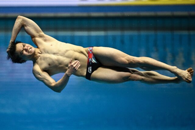 Peng Jianfeng took gold in the men's 1m springboard at the world championships in Fukuoka,