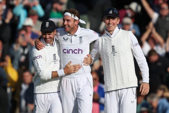 Stuart Broad (centre) celebrates with England teammates after the home side won the fifth