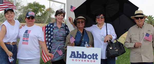 A group of demonstrators show their support for Governor Abbott's border security mission. (Randy Clark/Breitbart Texas)