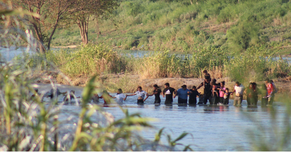 Migrants continue to cross the Rio Grande into Eagle Pass, Texas. (Randy Clark/Breitbart Texas)