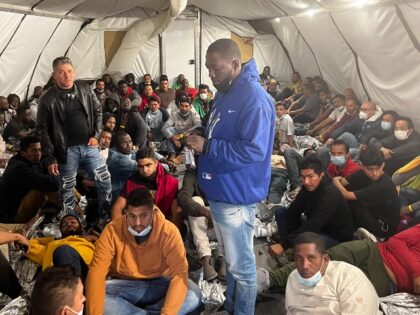 Migrants packed into an overcrowded soft-sided detention facility. (File Photo: U.S. Custo