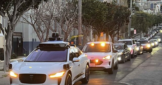 WATCH: Driverless Cars Cause Traffic Jam in San Francisco in Malfunction