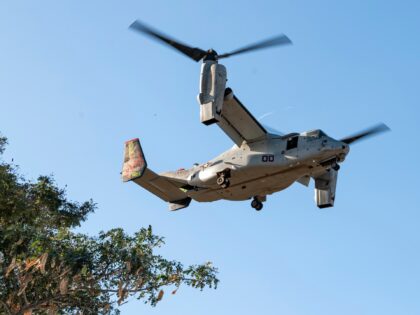 A United States Marine Corps MV-22 Osprey lands at Lavarack Barracks during Exercise Diamo