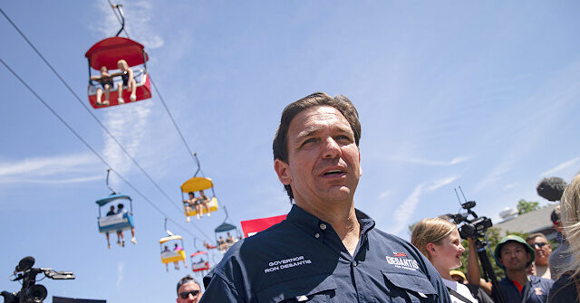 Trump Flies Over DeSantis as Iowans Chant 'We Want Trump'