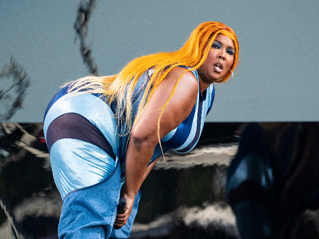 NEW ORLEANS, LOUISIANA - APRIL 28: Lizzo performs on Day One of 2023 New Orleans Jazz &amp
