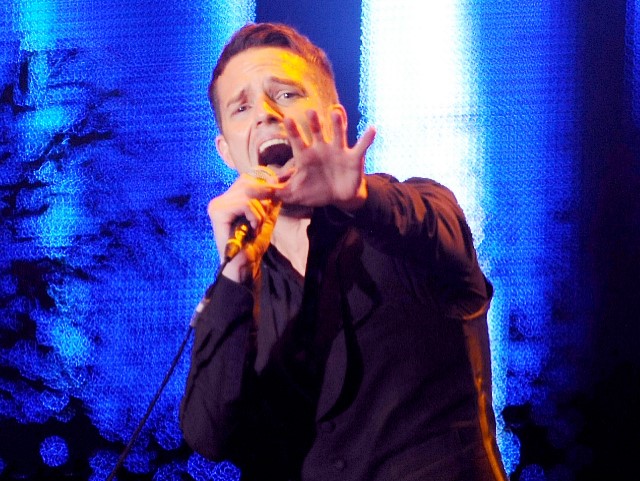 U.S. Rock Band The Killers Apologizes to Nation of Georgia for Bringing Russian Fan on Stage - Vimarsana News