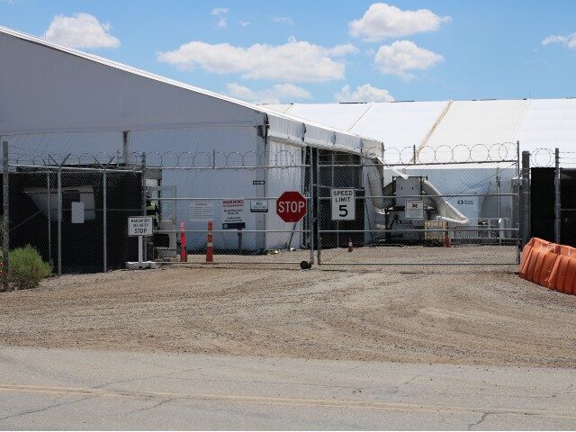 A diesel-powered soft-sided migrant detention center near Tucson, Arizona. (Randy Clark/Br