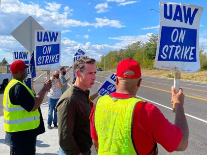Josh Hawley Visits UAW Picket Line to Back Auto Workers