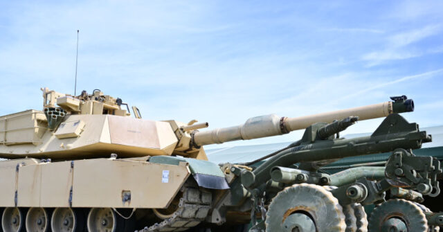 First U.S. Abrams Tanks Have Arrived in Ukraine Says Zelensky