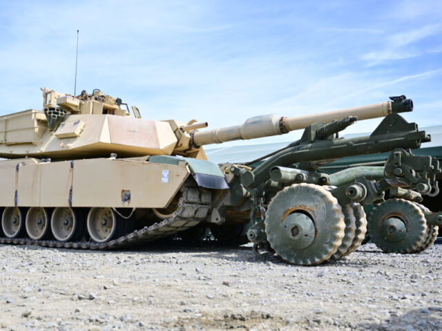 14 July 2023, Bavaria, Grafenwöhr: A U.S. Army M1A1 Abrams tank, photographed with mine roller mounted, as they will be delivered to Ukraine. In Grafenwoehr, the U.S. Army trains members of the Ukrainian armed forces for use on the American M1A1 Abrams tank. Photo: Matthias Merz/dpa (Photo by Matthias Merz/picture …