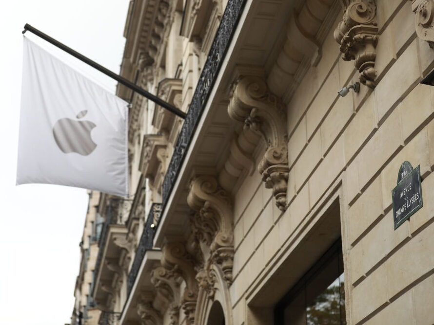 Radiation Concern: France Demands Apple Take iPhone 12 Off Sale - Vimarsana News