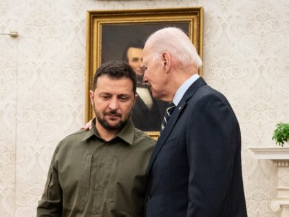 WASHINGTON, DC - SEPTEMBER 21: U.S. President Joe Biden welcomes President of Ukraine Volo