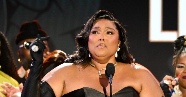 'I Needed This': Lizzo Receives Humanitarian Award Hours After Latest Employee Harassment Lawsuit