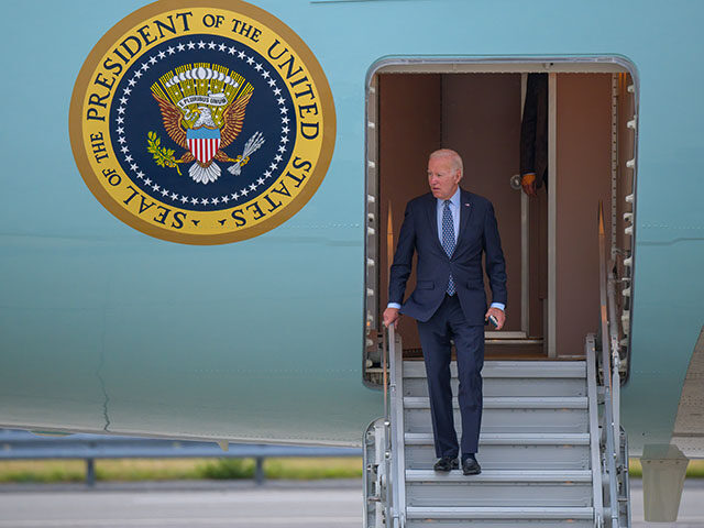 U.S. President Joe Biden disembarks Air Force One at John F. Kennedy International Airport on September 17, 2023 in New York City. (Photo by James Devaney/GC Images)