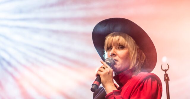 BBC Scraps Singer Róisín Murphy After She Called Out Puberty Blockers