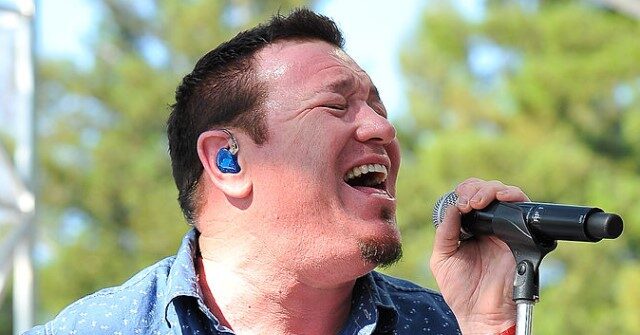 Steve Harwell, Founding Singer of the Band Smash Mouth, Dead at 56
