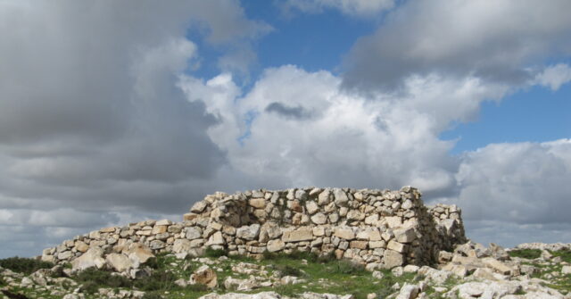 Report: Palestinians Attempt to Raze, Build on Jewish Historic Site
