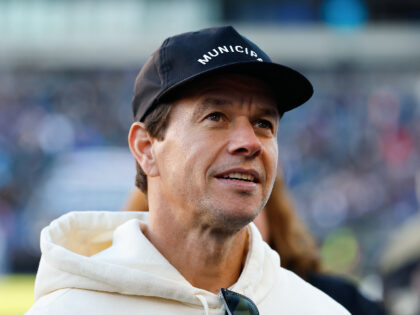 PHILADELPHIA, PA - DECEMBER 10: American actor Mark Wahlberg on the field prior to the 123