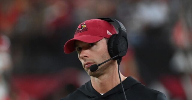 WATCH: Arizona Cardinals Coach Jonathan Gannon Delivers Awkward, Uninspiring Motivational Speech