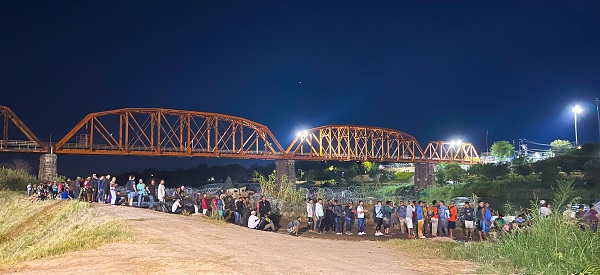 More than 2,000 migrants entered Eagle Pass, Texas on Monday. (Randy Clark/Breitbart Texas)