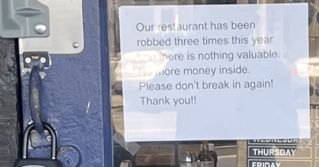 NextImg:Oakland Stores Go on 2-Hour Strike to Protest High Crime; 'Cashless' Signs