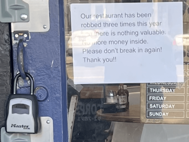 Oakland store closed (Breitbart News)