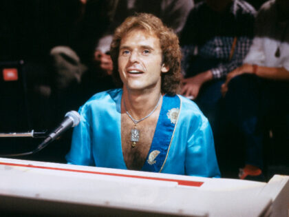 Gary Wright, amerikanischer Musiker, Sänger und Komponist, bei einem Auftritt 1978