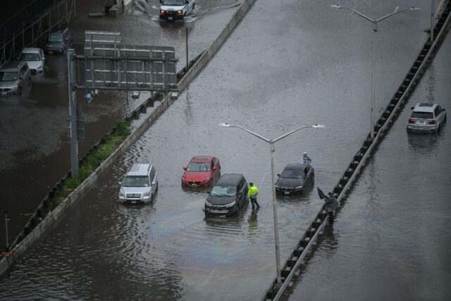 New York flooded by heavy rains, subway partly paralyzed - Breitbart