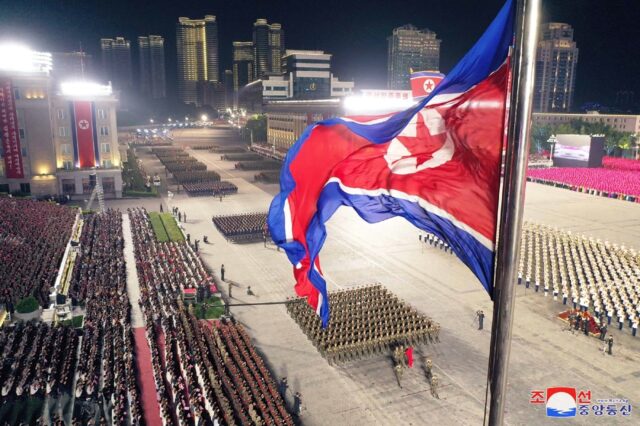 Kim Il Sung Square "was full of excitement and joy of the spectators significantly celebra