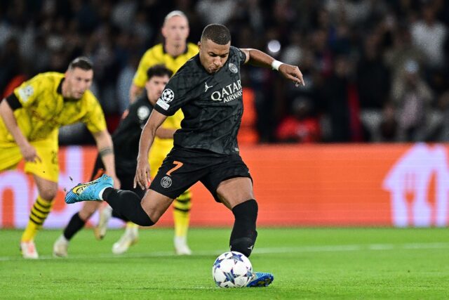 Kylian Mbappe's penalty put Paris Saint-Germain on the way to victory against Borussia Dor