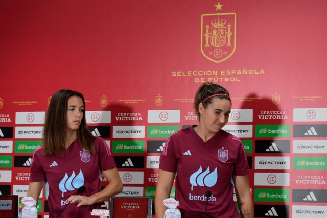 Spain's Aitana Bonmati (L) and Mariona Caldentey spoke to reporters in Cordoba ahead of th