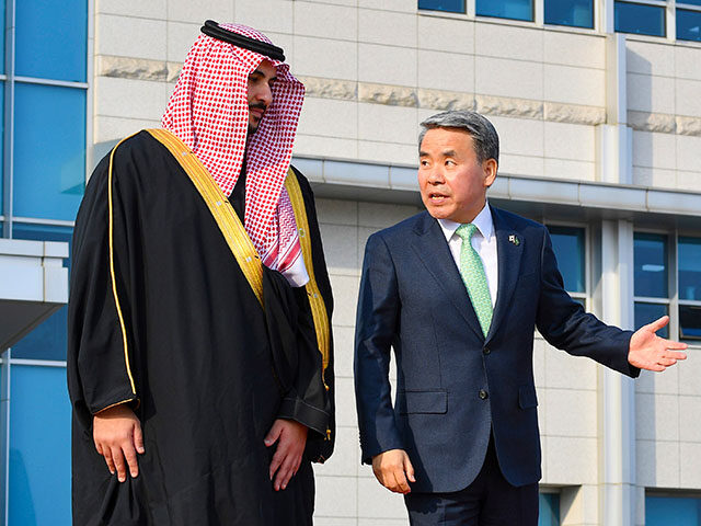 South Korean Defense Minister Lee Jong-sup, right, and Saudi Arabian Minister of Defense K