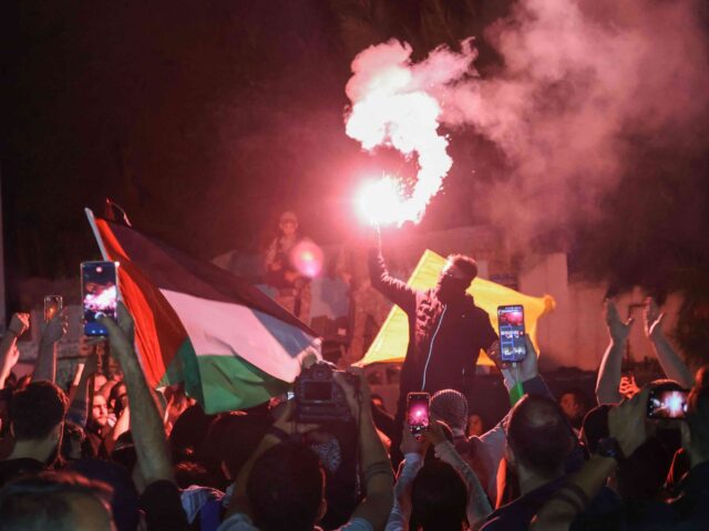 Beirut riot (Anwar Amro / AFP via Getty)