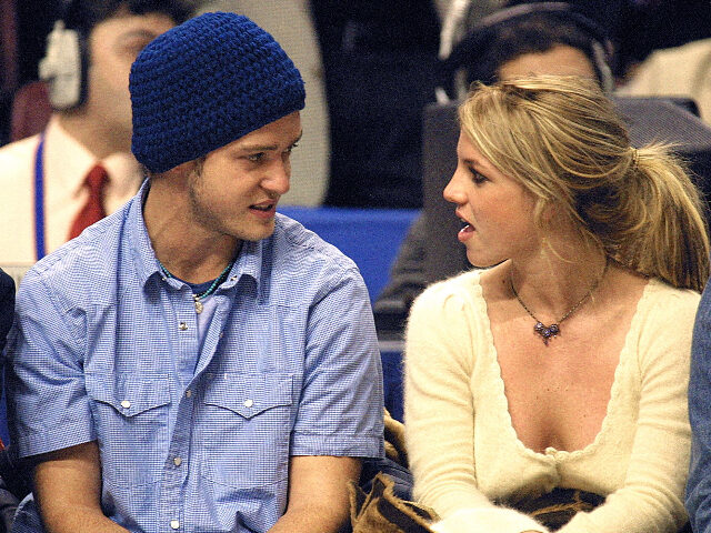 PHILADELPHIA, PA - FEBRUARY 10: Pop superstars Britney Spears (R) and boyfriend Justin Tim