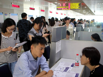 Graduates Employment and Internship Fair in Suqian