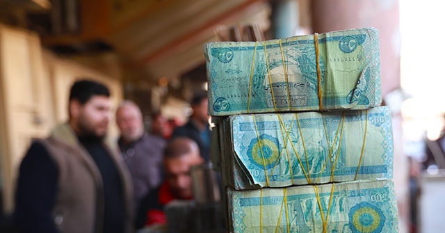 Iraq Bans Withdrawals and Transactions in U.S. Dollars
