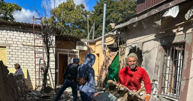 Six Killed as Russian Forces Continue Heavy Bombardment of Ukraine