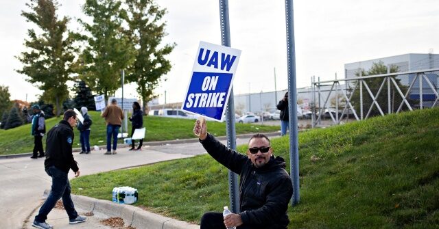 NextImg:UAW Strike: 6.8K Auto Workers Shut Down Stellantis' Most Profitable Plant