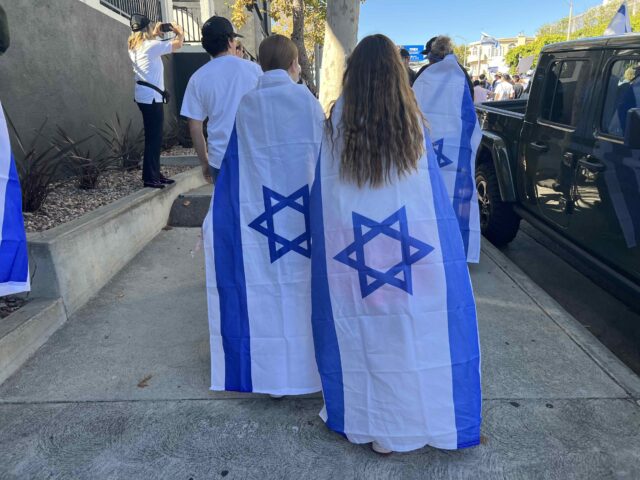 Israeli Flag draped (Joel Pollak)