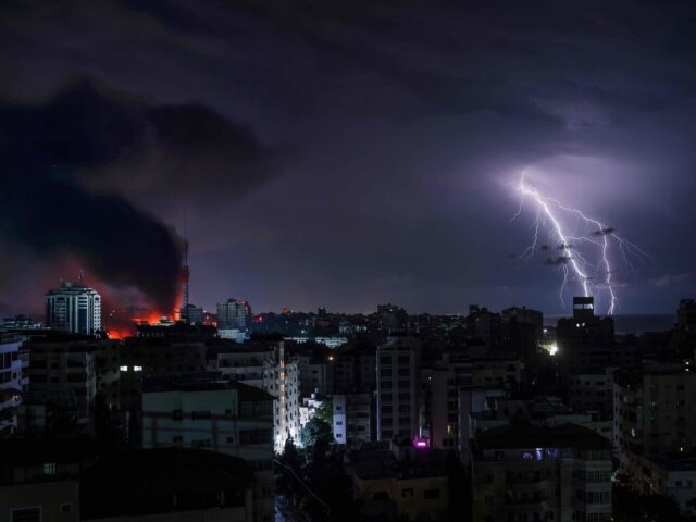 Lightning Gaza 1 (Mohammed Abed / AFP via Getty)