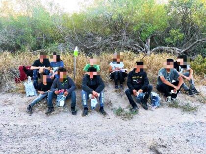 Migrant-Teens-Abandoned-by-Smugglers-near-Texas-Border-1-640x480