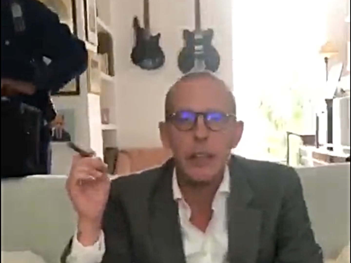 WATCH: Police Raid Laurence Fox's London Home - Vimarsana News