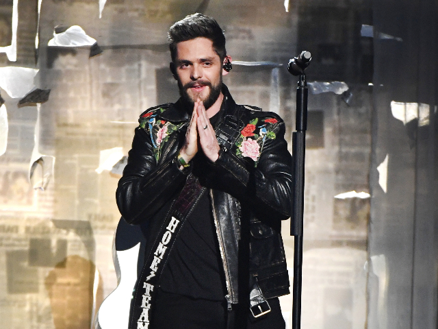 Watch: Country Music Singer Thomas Rhett Stops Nashville Concert to Pray for Fan Suffering Medical Emergency - Vimarsana News
