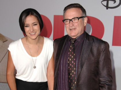 Robin Williams and Zelda Williams attends the "Old Dogs" Premiere at the El Capitan Theatre on November 9, 2009 in Hollywood, California. (Photo by Steve Granitz/WireImage)