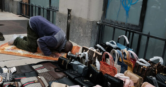 Muslim NYC Street Vendors Express 'Near Universal' Support for Hamas
