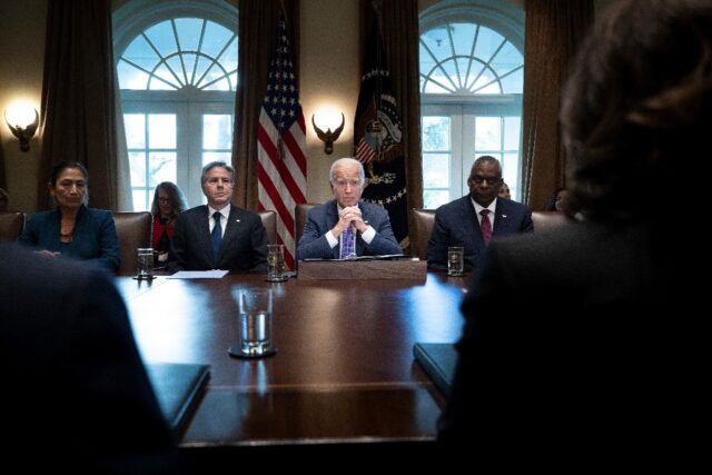 Biden discussed aid for Ukraine with his cabinet at the White House on Monday